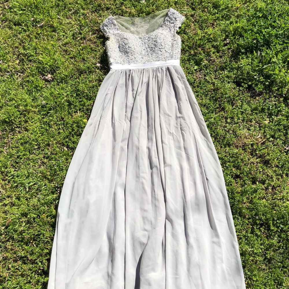 Grey evening gown ! 🎉🛍👗